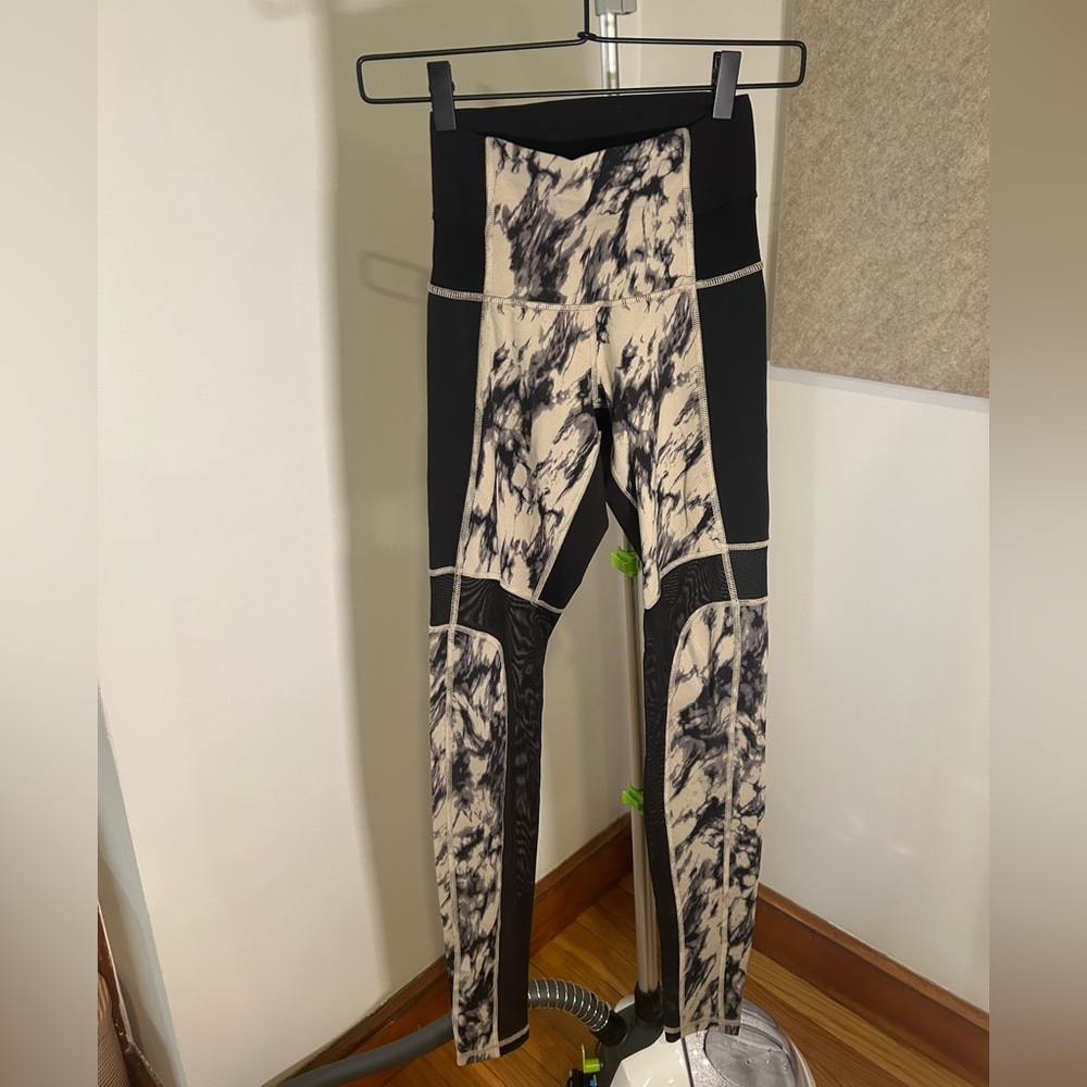 Lululemon Breathe Easy Pant – Size 4 – Great Granite Black Mojave Tan / Black
